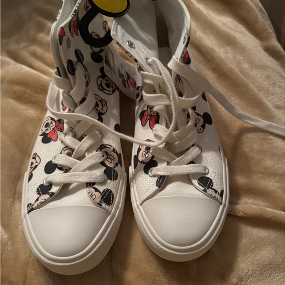 Disney primark high top shoes size 10 - Picture 3 of 3